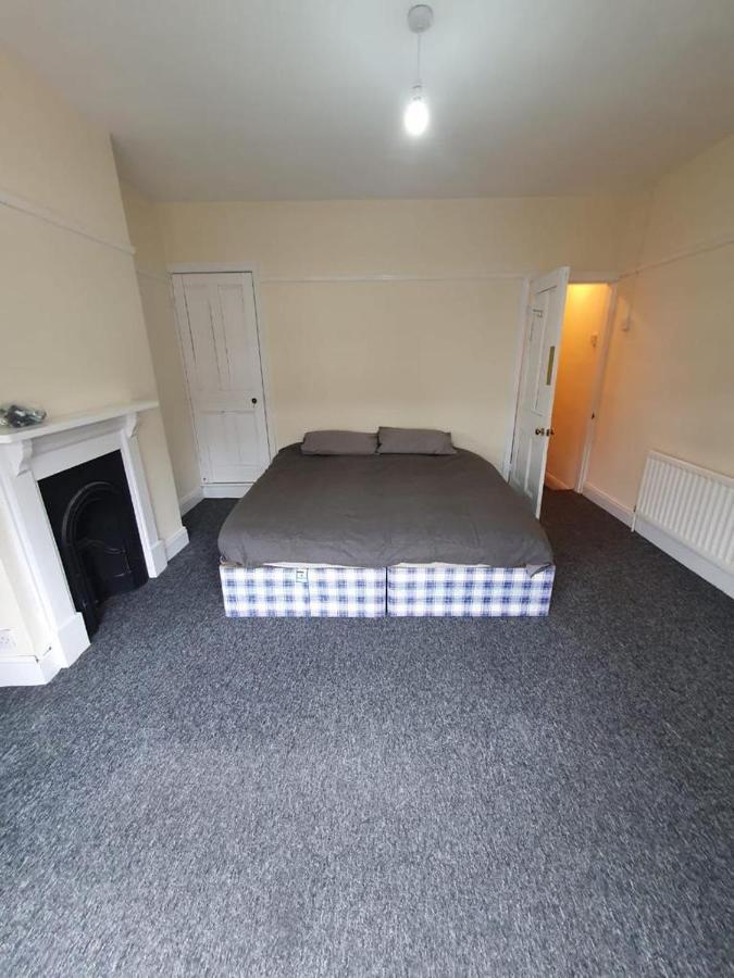2 Bedroom House - Hopefield Road Лестер Екстер'єр фото